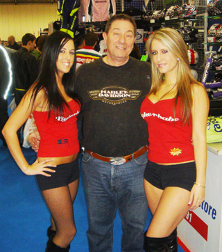 Johnny at Le Mans - more GIRLS